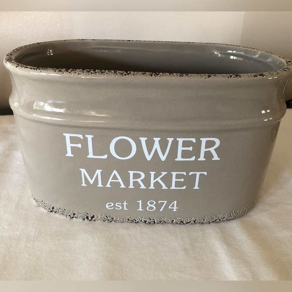 Shabby Chic Style Ceramic Vessel, “Flower Market” 🌸🤎